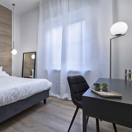 Suite Vogue Espresso Voghera Bagian luar foto