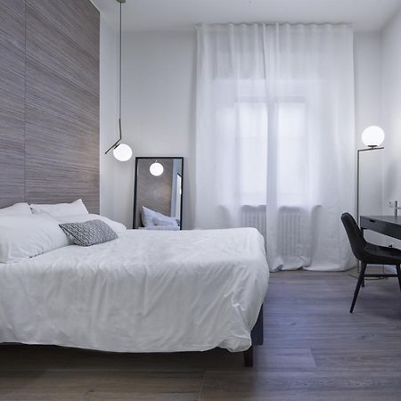 Suite Vogue Espresso Voghera Bagian luar foto