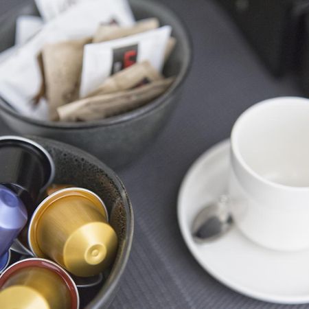 Suite Vogue Espresso Voghera Bagian luar foto