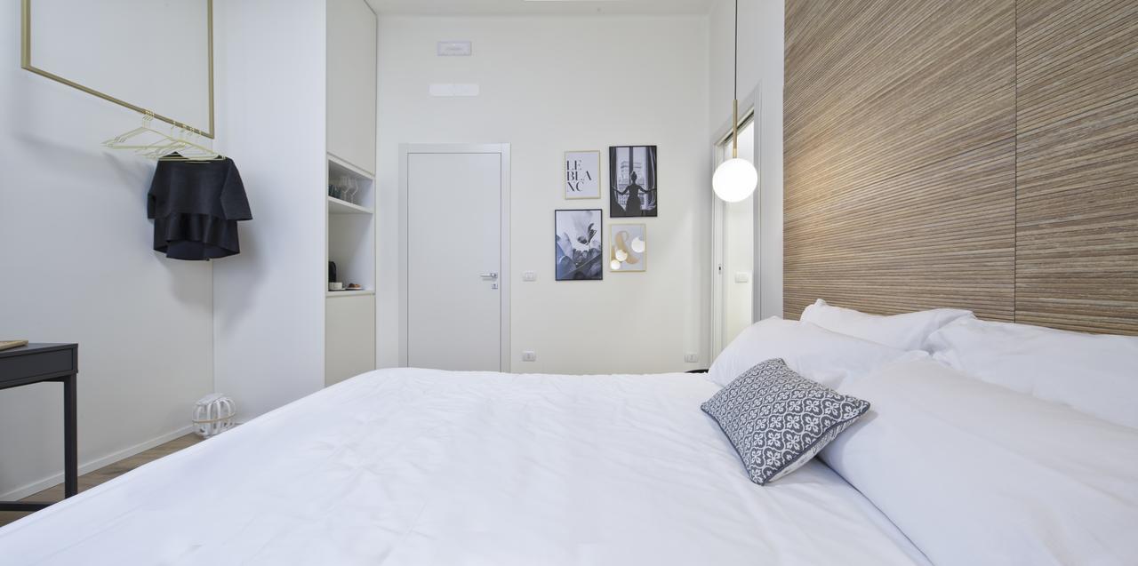 Suite Vogue Espresso Voghera Bagian luar foto