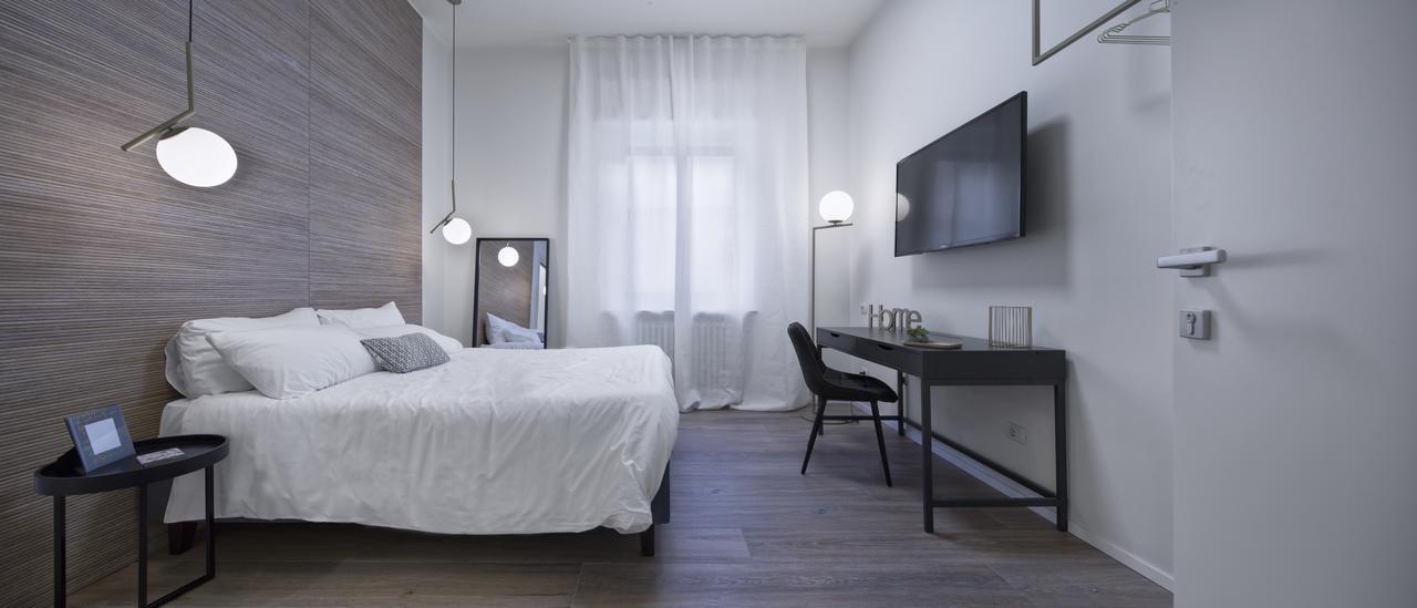 Suite Vogue Espresso Voghera Bagian luar foto