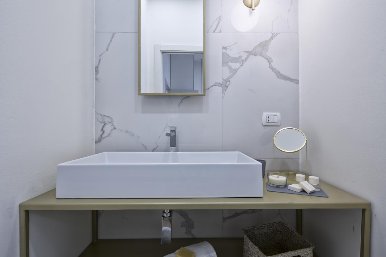 Suite Vogue Espresso Voghera Bagian luar foto