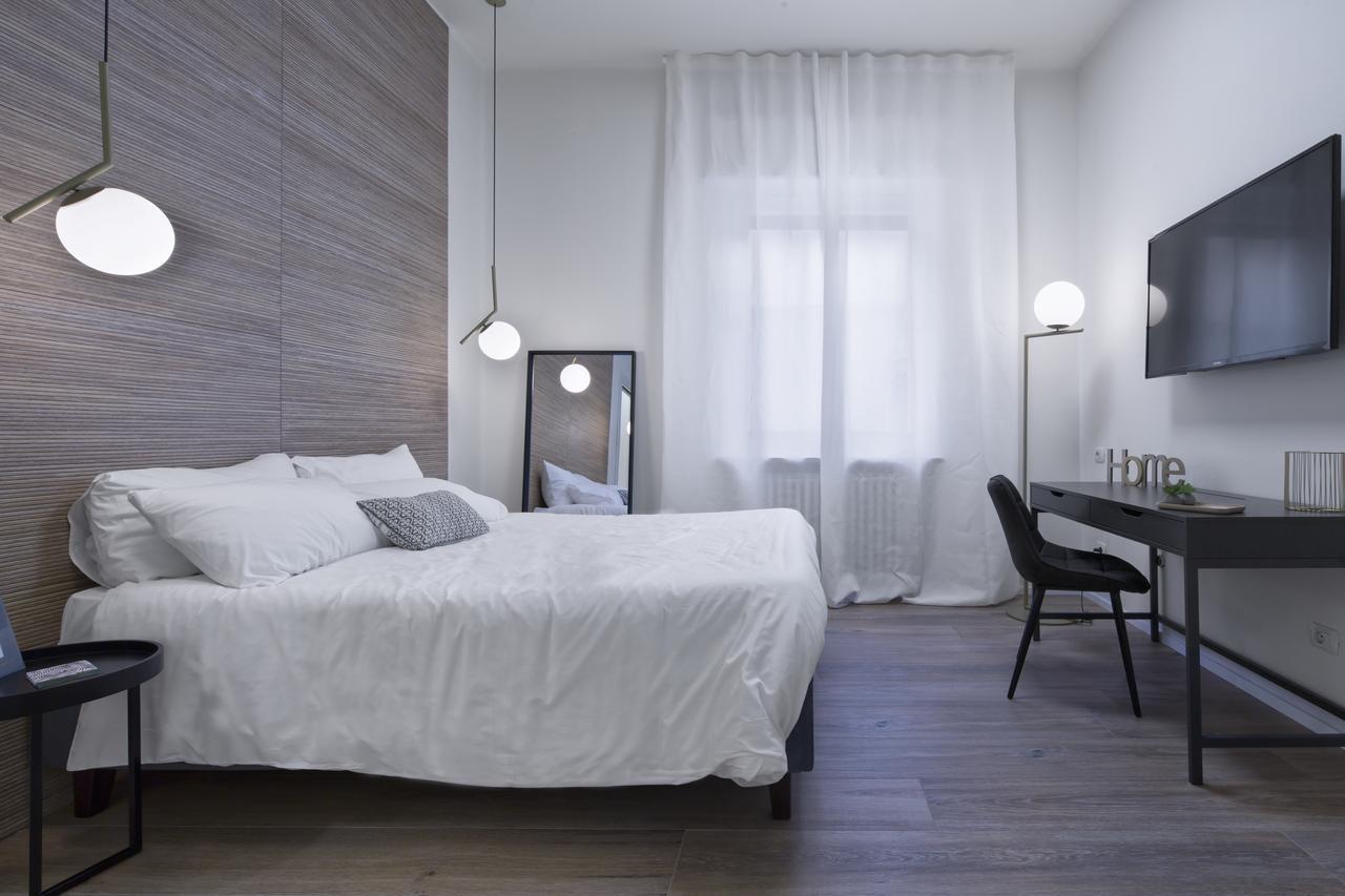 Suite Vogue Espresso Voghera Bagian luar foto